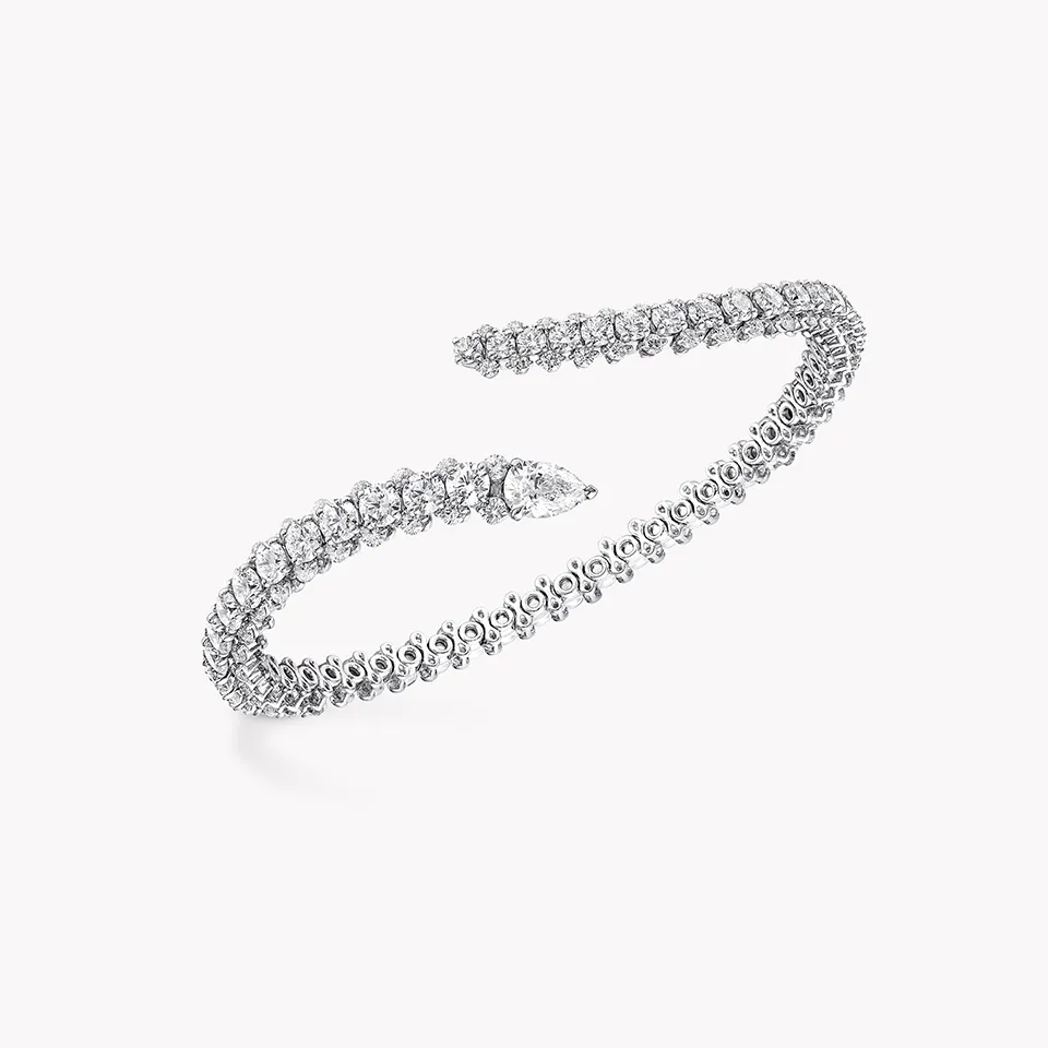 Shows Pear bracelet